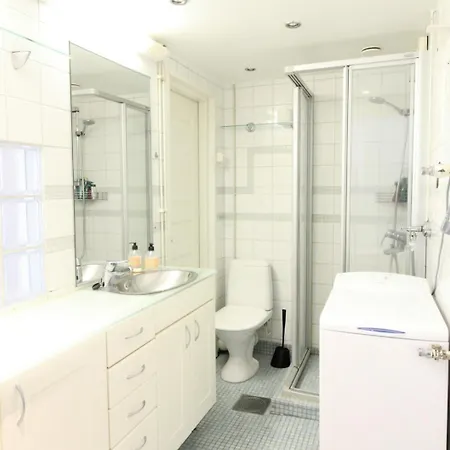 And Spacious For 4 With Sauna Lägenhet *