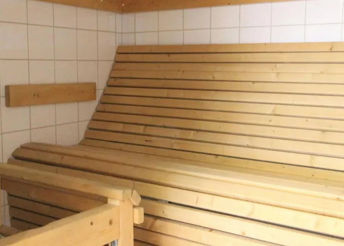 Huoneisto And Spacious For 4 With Sauna *